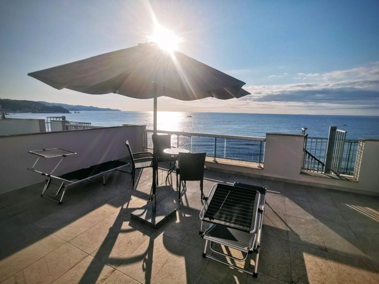 Seafront Apartment In Blanes Exterior photo